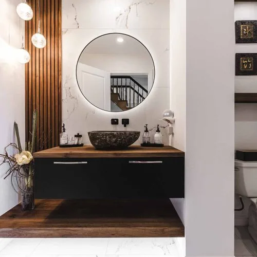 vanité de salle d'eau noir et bois